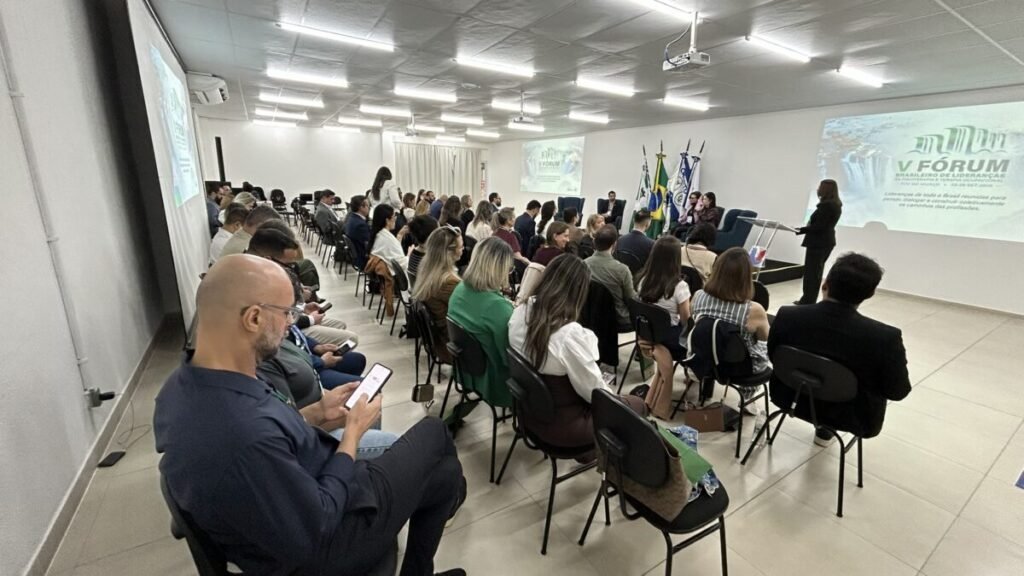 Abertura do V Fórum Brasileiro de Lideranças em Foz do Iguaçu destaca governança e desenvolvimento profissional